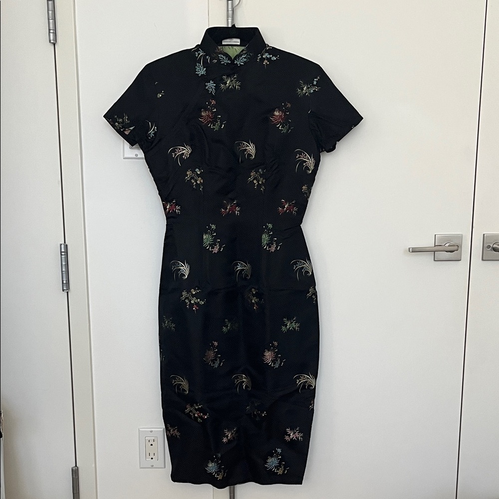 Vintage Floral Embroidered Black Silk Qipao